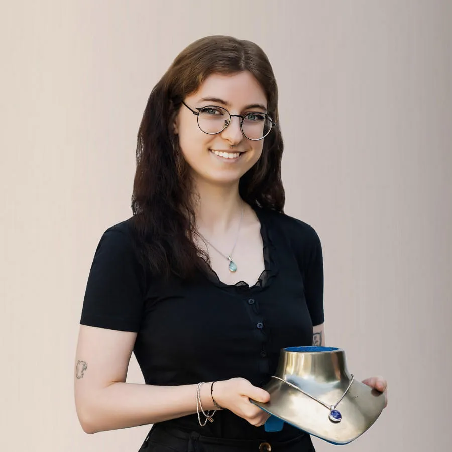 Homepage_Anja__2025_HG_braun_Kopie